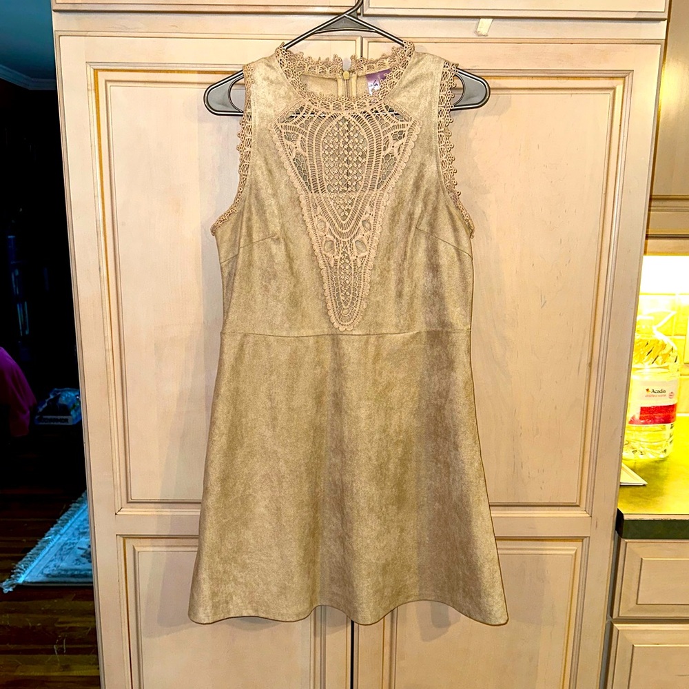 Elegant Beige Sleeveless Dress